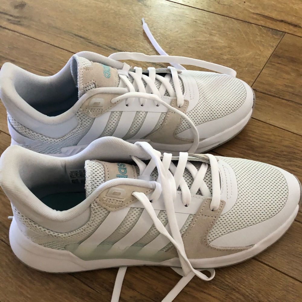 Adidas 90s Run Parley women’s sneakers 8.5